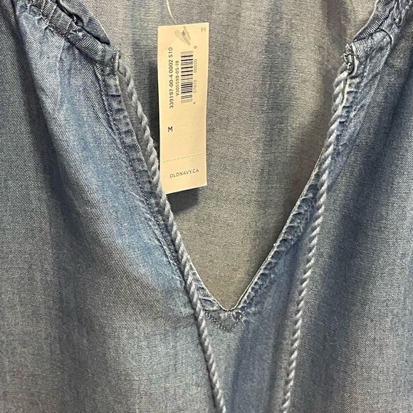 Old Navy chambray top, Medium - Picture 2 of 5